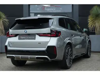 Foto 12 van BMW X1 xDrive25e M Sport | 245PK | Pano | HUD | 360° | 20" | Keyless | Premium Pack | Travel Pack |