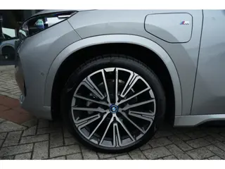 Foto 16 van BMW X1 xDrive25e M Sport | 245PK | Pano | HUD | 360° | 20" | Keyless | Premium Pack | Travel Pack |