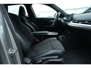 Foto 19 van BMW X1 xDrive25e M Sport | 245PK | Pano | HUD | 360° | 20" | Keyless | Premium Pack | Travel Pack |