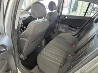 Foto 14 van Opel Corsa 1.2-16V '111' Edition AIRCO CRUISE TREKHAAK 2 X SLEUTELS