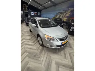 Foto 19 van Opel Astra 1.6 Sport AUTOMAAT