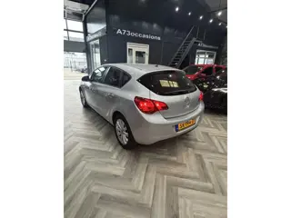 Foto 16 van Opel Astra 1.6 Sport AUTOMAAT