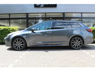 Foto 18 van Toyota Corolla Touring Sports 1.8 Hybrid GR-Sport Bi-Tone | Rijklaar | Trekhaak | Navi | Apple/Andro