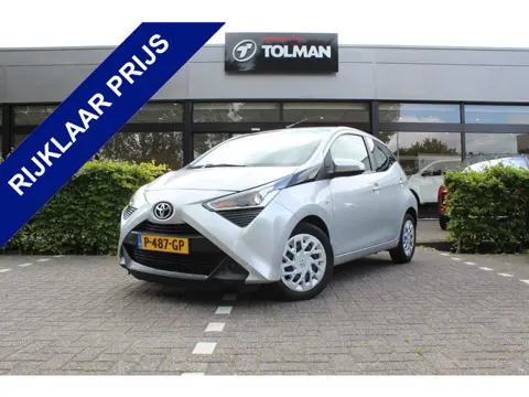 Toyota Aygo 1.0 VVT-i x-play | Rijklaar | Apple/Android | ''Trekhaak'' | PDC | DAB+ | Bluetooth | Ca