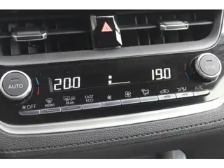 Foto 18 van Toyota Corolla Cross 2.0 Hybrid 200 Dynamic Plus | Rijklaar | Trekhaak | Stoel-/stuurverw. | LED | K