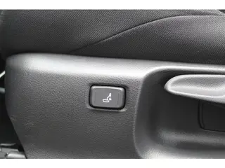 Foto 12 van Toyota Corolla Cross 2.0 Hybrid 200 Dynamic Plus | Rijklaar | Trekhaak | Stoel-/stuurverw. | LED | K