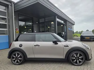 Foto 12 van Mini 3-Deurs 2.0 Cooper S Resolute Edition * Super Netjes !!!