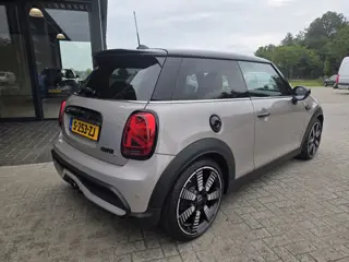 Foto 14 van Mini 3-Deurs 2.0 Cooper S Resolute Edition * Super Netjes !!!