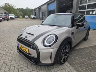 Foto 18 van Mini 3-Deurs 2.0 Cooper S Resolute Edition * Super Netjes !!!
