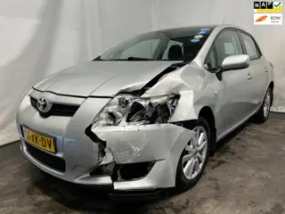 Toyota Auris 1.6-16V Luna Business - Schade