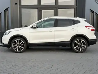 Foto 20 van Nissan QASHQAI 1.2 Visia Pano | Leer | Verw. stoelen | 360 camera