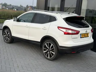 Foto 14 van Nissan QASHQAI 1.2 Visia Pano | Leer | Verw. stoelen | 360 camera