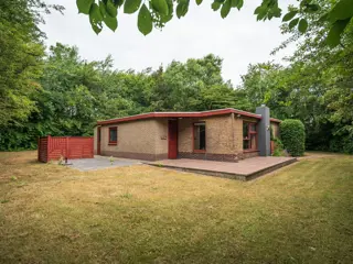Rustig gelegen bungalow met riante tuin dichtbij De Slufter