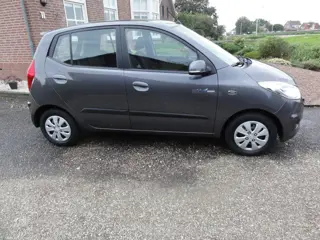 Foto 13 van Hyundai i10 1.0 Black pack AIRCO A.P.K 24-01-2027 !!