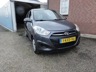 Foto 12 van Hyundai i10 1.0 Black pack AIRCO A.P.K 24-01-2027 !!