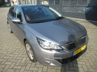 Foto 14 van Peugeot 308 SW 1.6 BlueHDI Blue Lease Executive Pack Lederen bekleding/ PDC/NAV/PANO/STOELVERW.