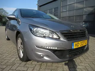 Foto 13 van Peugeot 308 SW 1.6 BlueHDI Blue Lease Executive Pack Lederen bekleding/ PDC/NAV/PANO/STOELVERW.