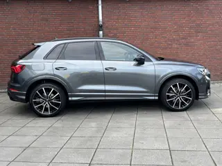 Foto 16 van Audi Q3 45 TFSI e S edition (bj 2023, automaat)