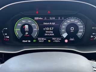 Foto 11 van Audi Q3 45 TFSI e S edition (bj 2023, automaat)