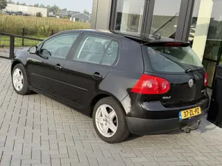 Foto 14 van Volkswagen Golf 1.6 FSI Business Clima | Cruise | Trekhaak | Super onderhouden