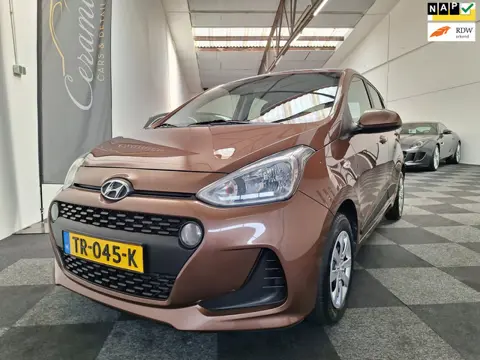 Hyundai I10 Comfort Line. Navi. 1e eig. Trekhaak. 27.000 km NAP.