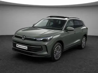 Foto 13 van Volkswagen Tiguan 1.5 204pk DSG eHybrid Life Edition · Panoramadak · Camera · Wegklapbare Trekhaak ·