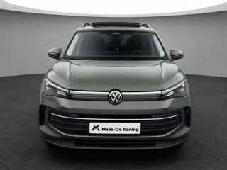 Foto 14 van Volkswagen Tiguan 1.5 204pk DSG eHybrid Life Edition · Panoramadak · Camera · Wegklapbare Trekhaak ·