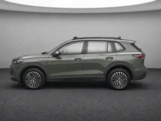 Foto 18 van Volkswagen Tiguan 1.5 204pk DSG eHybrid Life Edition · Panoramadak · Camera · Wegklapbare Trekhaak ·