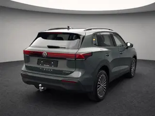 Foto 11 van Volkswagen Tiguan 1.5 204pk DSG eHybrid Life Edition · Panoramadak · Camera · Wegklapbare Trekhaak ·