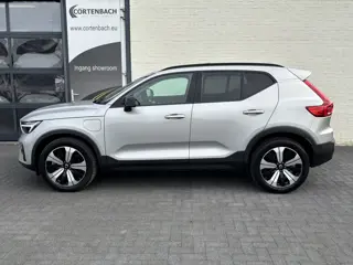 Foto 10 van Volvo XC40 1.5 T5 Plug-in hybrid Ultimate Dark | Zwenkbare trekhaak | Panoramadak | Blis | Memory |