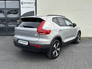 Foto 12 van Volvo XC40 1.5 T5 Plug-in hybrid Ultimate Dark | Zwenkbare trekhaak | Panoramadak | Blis | Memory |