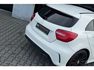 Foto 16 van Mercedes-Benz A-klasse 180 AMG, Panoramadak, Leder, Black Optic!