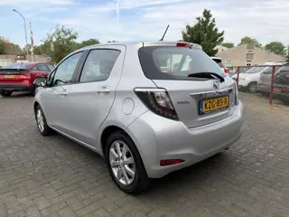 Foto 11 van Toyota Yaris 1.5 Full Hybrid Aspiration | Camera | Cruise Control | Navigatie