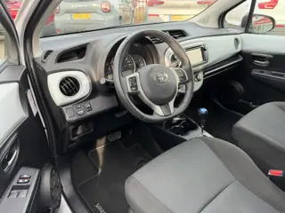 Foto 15 van Toyota Yaris 1.5 Full Hybrid Aspiration | Camera | Cruise Control | Navigatie