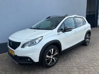 Foto 18 van Peugeot 2008 1.2 PureTech GT-line - Panorama Dak