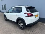 Foto 20 van Peugeot 2008 1.2 PureTech GT-line - Panorama Dak
