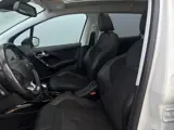 Foto 26 van Peugeot 2008 1.2 PureTech GT-line - Panorama Dak