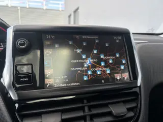 Foto 14 van Peugeot 2008 1.2 PureTech GT-line - Panorama Dak