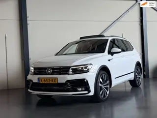 Foto 12 van Volkswagen Tiguan Allspace 1.5 TSI R-Line 7pers, Panodak, ACC, Trekhaak, BTW, Leer, 20", Sfeerverlic