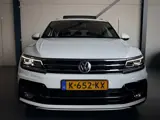 Foto 30 van Volkswagen Tiguan Allspace 1.5 TSI R-Line 7pers, Panodak, ACC, Trekhaak, BTW, Leer, 20", Sfeerverlic