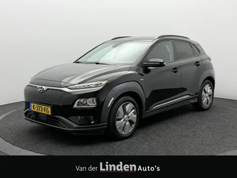 Hyundai KONA EV Comfort 64 kWh 3-Fase SOH 95,2% | Warmtepomp | Trekhaak | Camera | Carplay&Android