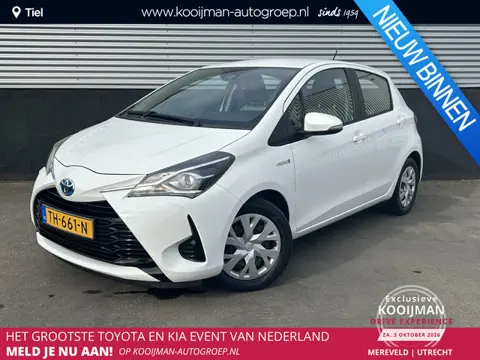 Toyota Yaris 1.5 Hybrid Design Navigatie, Achteruitrijcamera, Parkeersensoren, Cruise control, Onder