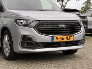 Foto 19 van Ford Transit Connect 1.5 EcoBoost PHEV L2 Limited 150 pk | DEMO | Laadvloerbescherming, hout,Driver