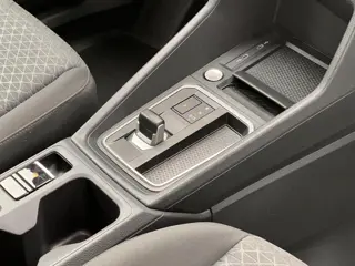 Foto 12 van Ford Transit Connect 1.5 EcoBoost PHEV L2 Limited 150 pk | DEMO | Laadvloerbescherming, hout,Driver