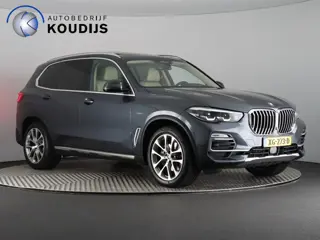 BMW X5 xDrive40i High Executive (NL-Auto / Skylounge / Luchtvering / 4Wiel sturing / 3D Camera / Sto