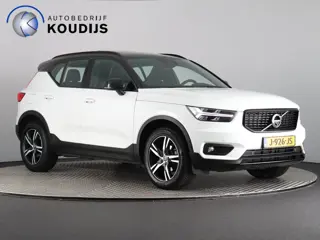 Volvo XC40 1.5 T2 R-Design (NL-Auto / Pano / Elek. trekhaak / 360 Camera / H&K / Navi / ACC)