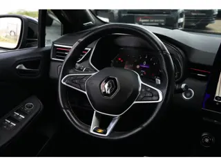 Foto 16 van Renault Clio 1.3 TCe R.S. Line | 131PK | Navigatie | Keyless entry/start | LED koplampen | Renault C