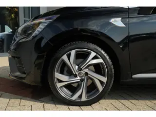 Foto 17 van Renault Clio 1.3 TCe R.S. Line | 131PK | Navigatie | Keyless entry/start | LED koplampen | Renault C