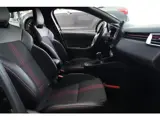 Foto 30 van Renault Clio 1.3 TCe R.S. Line | 131PK | Navigatie | Keyless entry/start | LED koplampen | Renault C