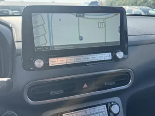 Foto 17 van HYUNDAI KONA EV COMFORT 64 kWh (99% SOH) I AUTOMAAT I TREKHAAK I APPLE CARPLAY I P-CAMERA